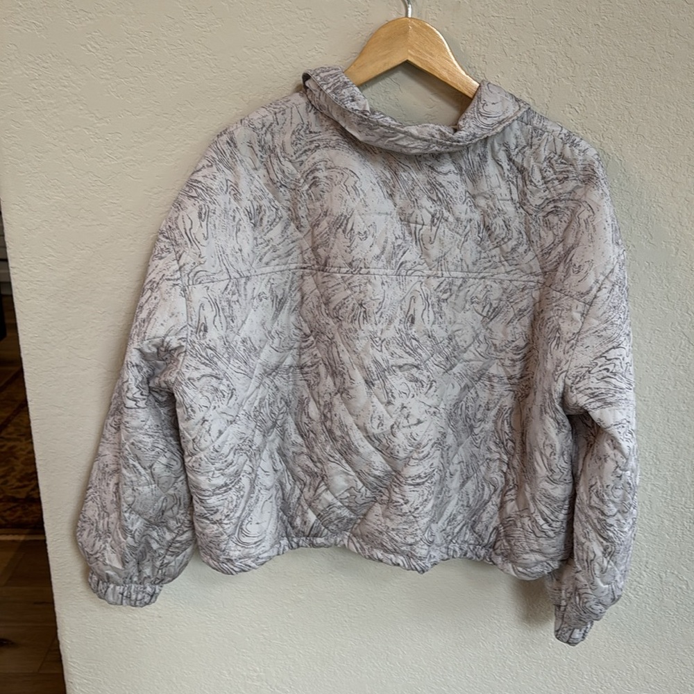 Marble Quilted Puffer Jacket Size Large - Picture 7 of 7